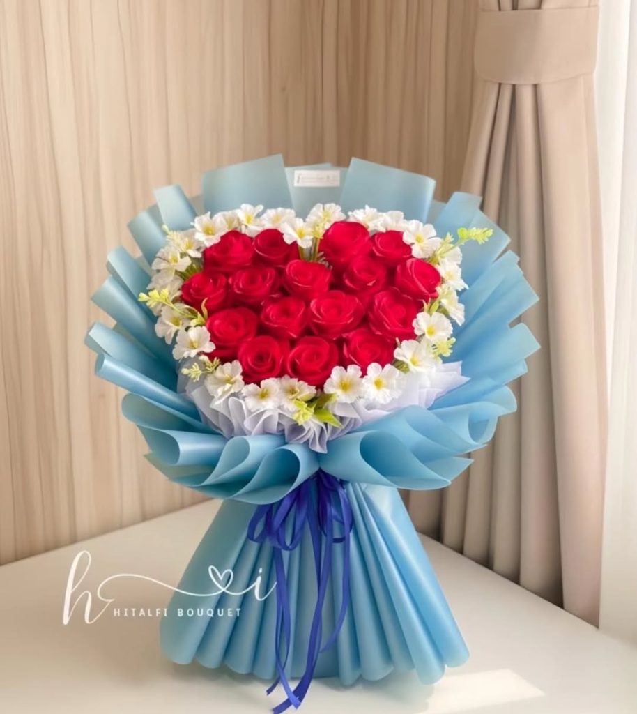 Heart Rose ❣️Artificial flower🌼Perpaduan warna elegant banget ,dipesan untuk acara engagement,