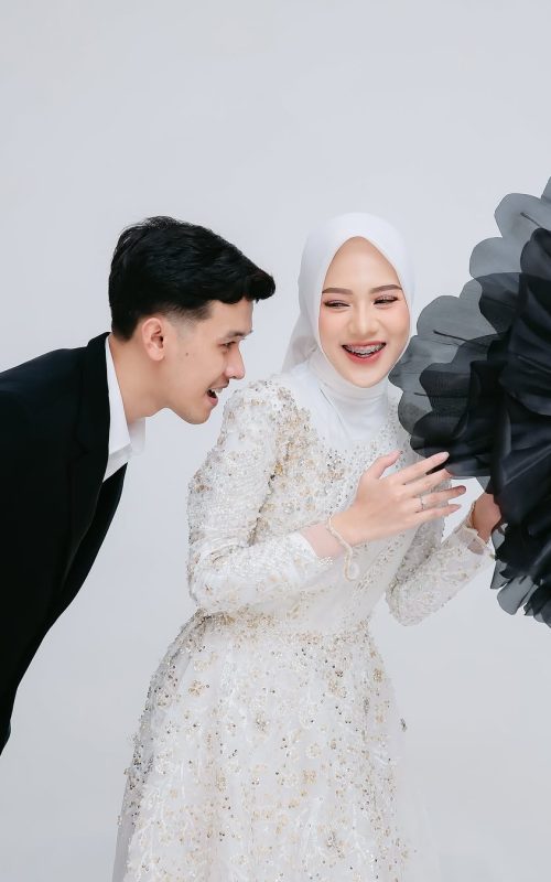 Prewedding Story Foto @alterastudio.co Mua @lalanella_makeup Gown @nayyu.atelier Alamat Studio - (2)