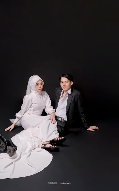 Prewedding session - Eka & RikoMUA-ATTIRE - @nadyaauliazulfa STUDIO - @mahadikaphotret_offical'H (2)